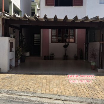 Sobrado 2 Dorms (sendo 1 Suíte) - Cond. Bandeirantes