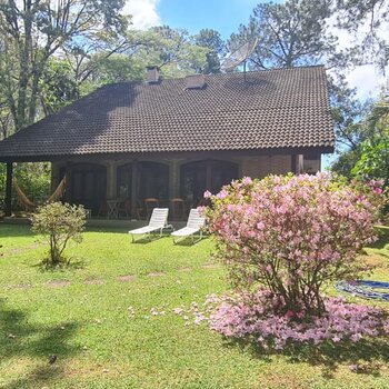 Locação de casa térrea residencial em Atibaia!