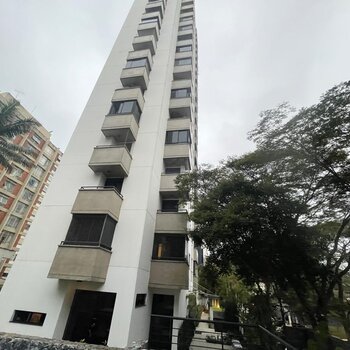 Linda cobertura duplex à venda no Campo Belo!