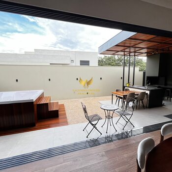 CASA NO ROYAL BOULEVARD