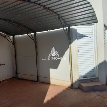 Vendo Casa de Laje Fundos Próximo ABC Centro São Gotardo MG 