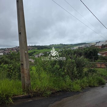 Vendo Lote 240m² Lote 9 quadra 04 Rua Divino Rosa São Gotardo MG 