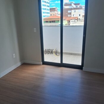 Apartamento com 2 suítes 2 vagas e área externa nas laterais!